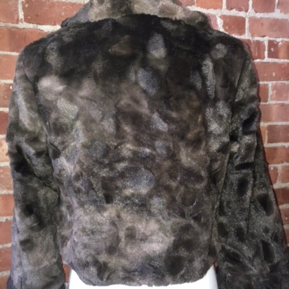 GREAT GIFT!!!! Faux Fur Cropped Jacket NWT - Picture 3 of 8